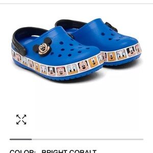 These light up size 4/5 gently worn. Unisex.